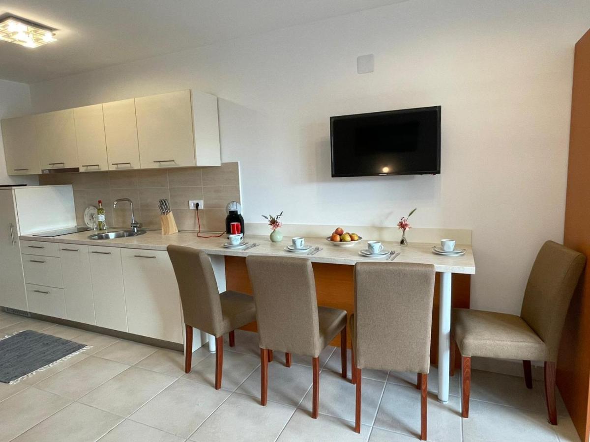 Novalja Apartments By Nena מראה חיצוני תמונה
