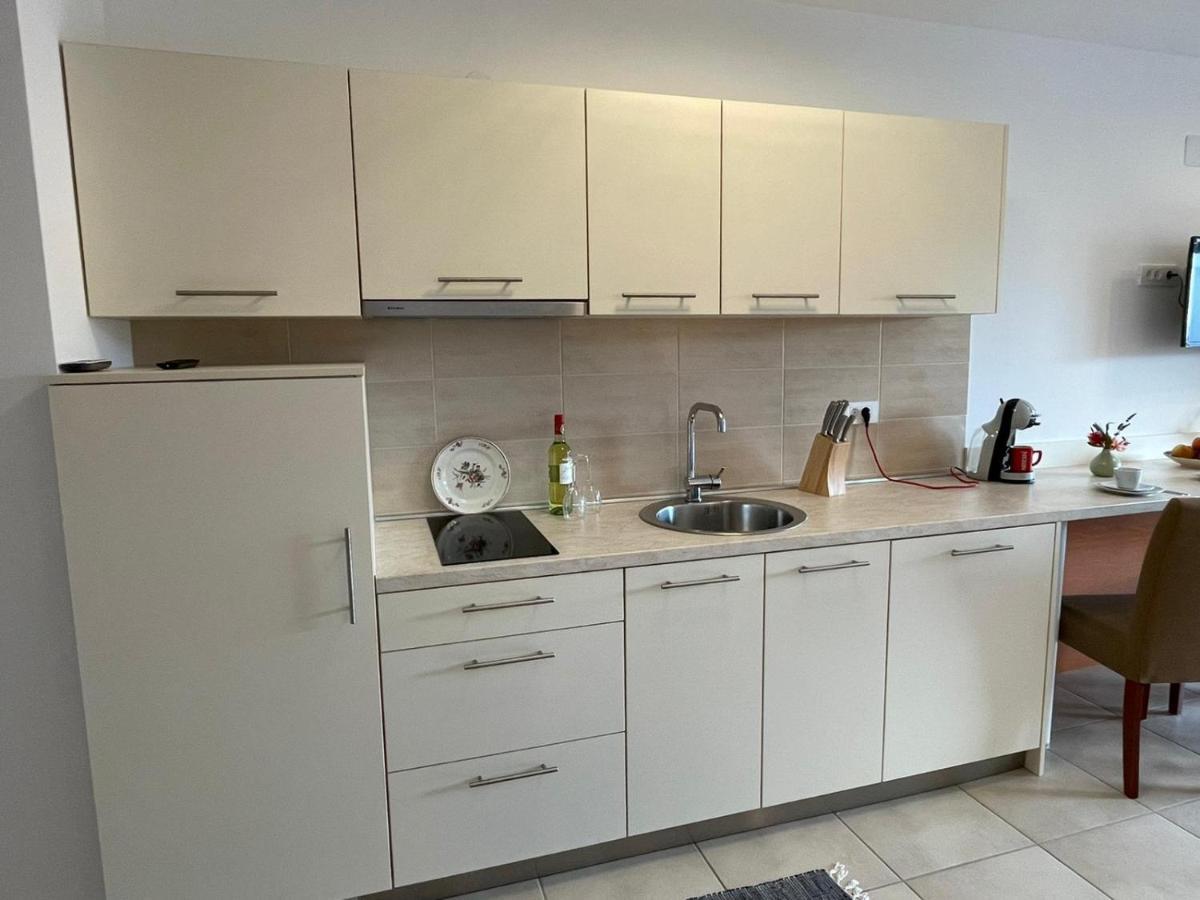 Novalja Apartments By Nena מראה חיצוני תמונה