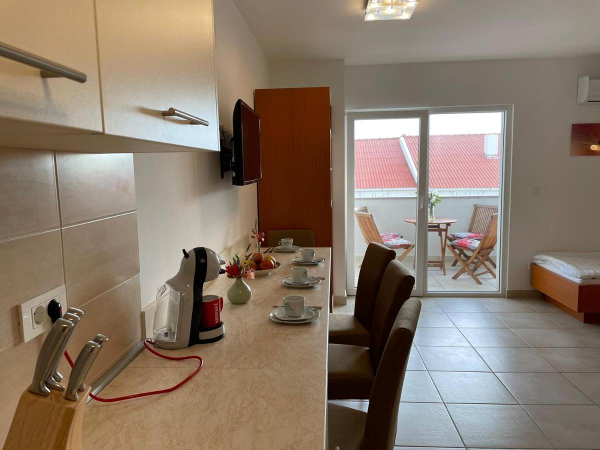 Novalja Apartments By Nena מראה חיצוני תמונה