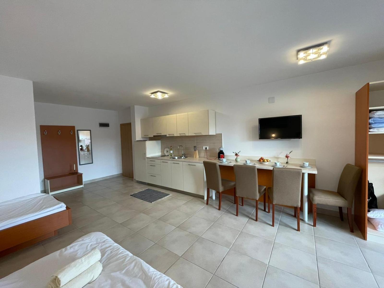 Novalja Apartments By Nena מראה חיצוני תמונה
