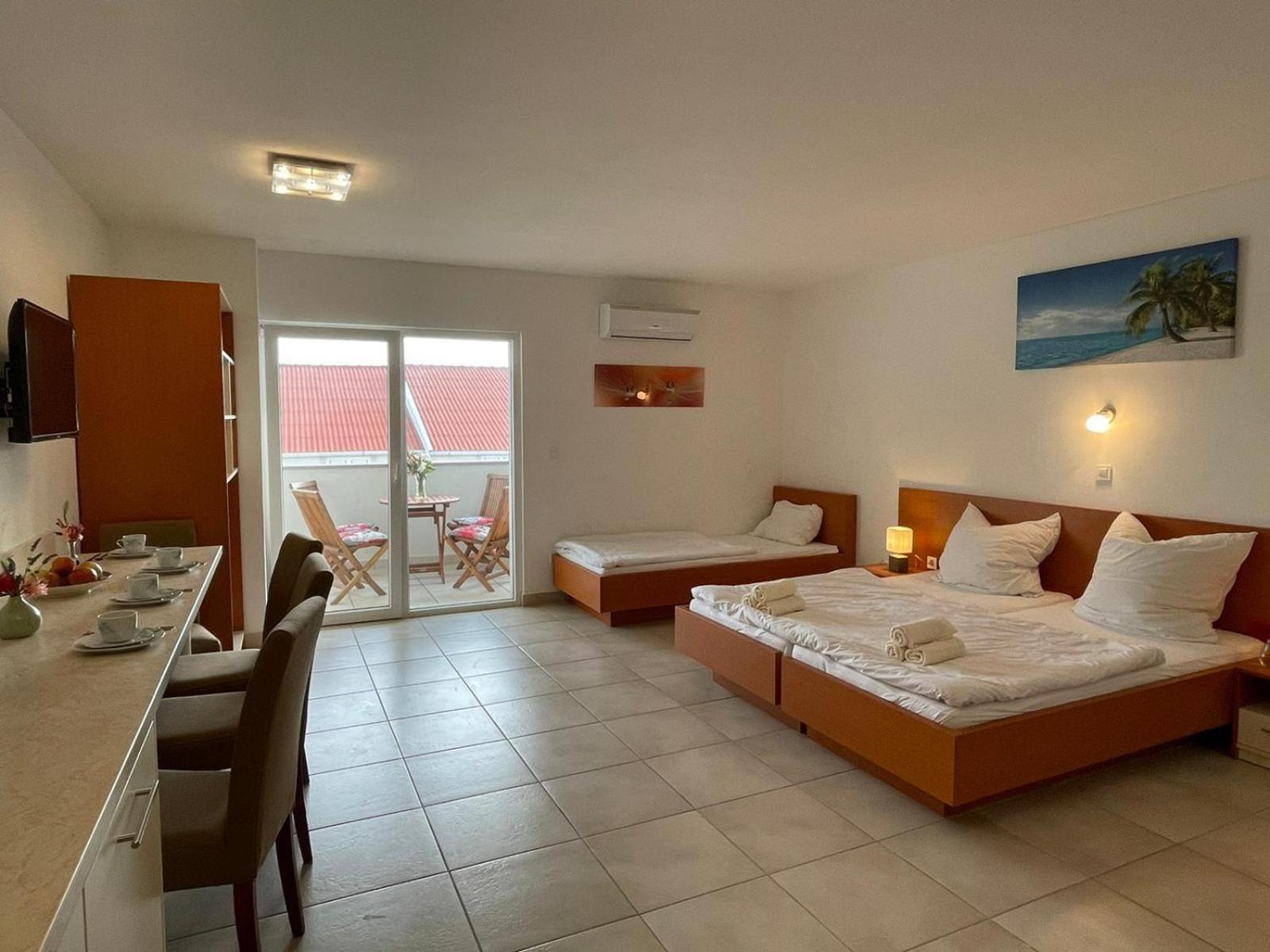 Novalja Apartments By Nena מראה חיצוני תמונה